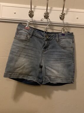 Natural reflections women’s jean shorts, size 4